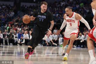 足球比赛中 足球比赛中